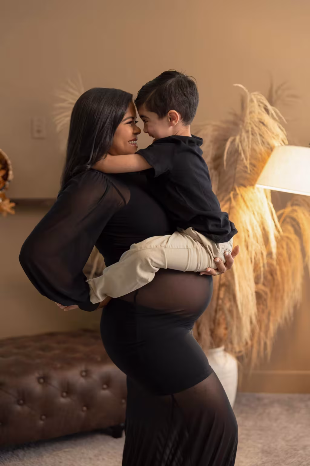 Newborn Photos With Siblings: What to Plan for Each Age